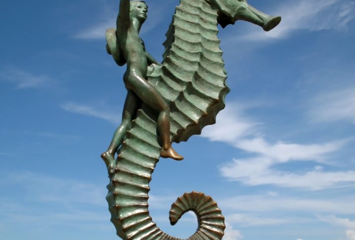 Seahorse statue known as Caballeo del Mar